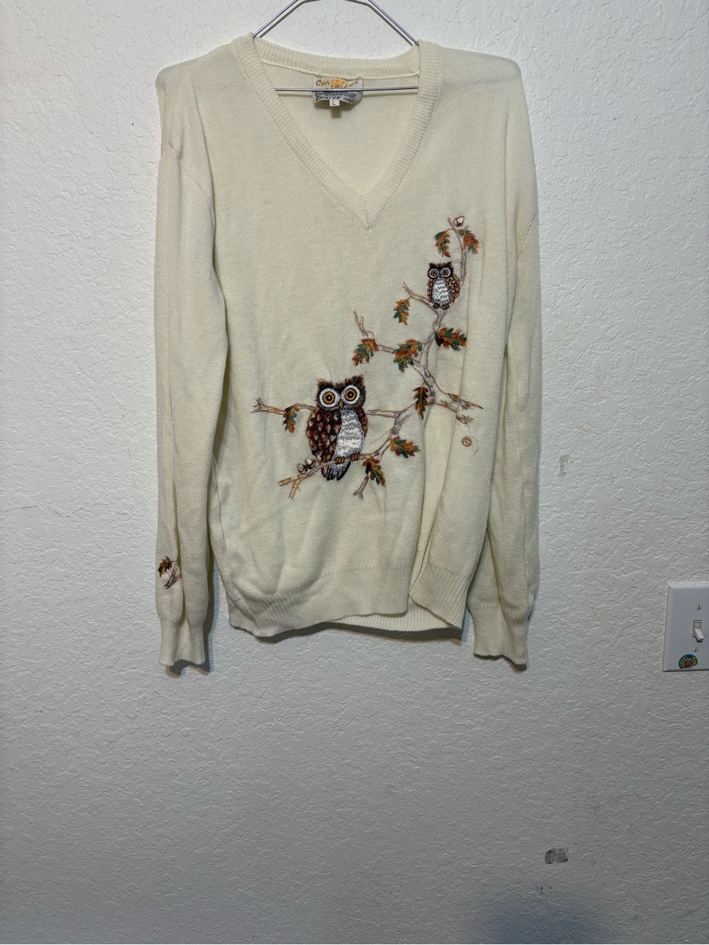 Cyn Les Shirlee vintage V-Neck Sweater with Owl Embroidery beautiful stitching